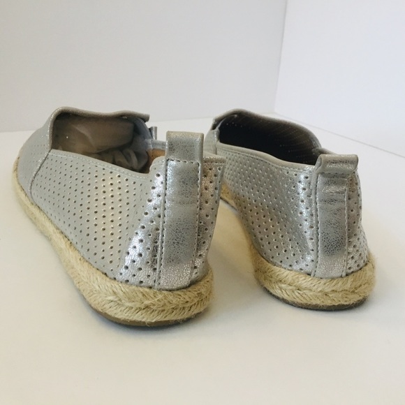 Brash Silver Tone Perforated Slip On Shoe-Sz 10 - Picture 4 of 9
